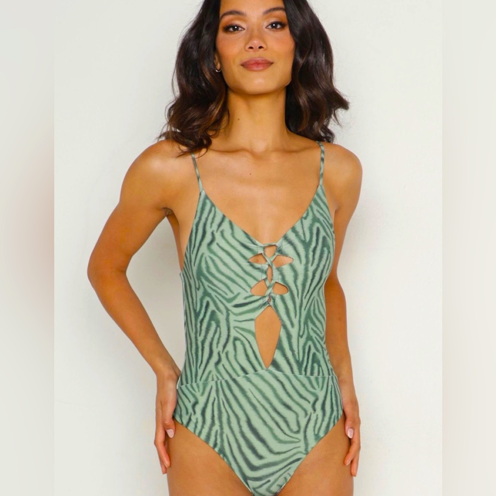 Perfect Condition Acacia Kokomo Savanna sz XL